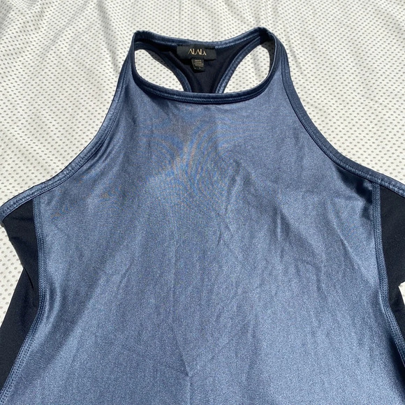 🌸Alala fitted wicking racerback performance tank in grey and black - Picture 6 of 11